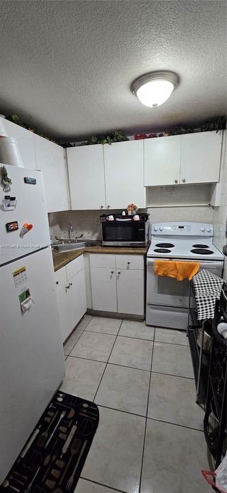 合同活跃: $218,500 (2 贝兹, 1 浴室, 770 平方英尺)