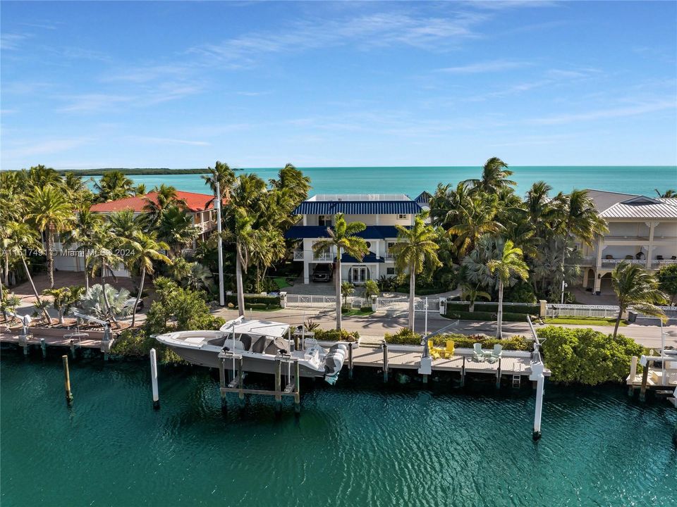 Recently Sold: $5,800,000 (3 beds, 4 baths, 2960 Square Feet)