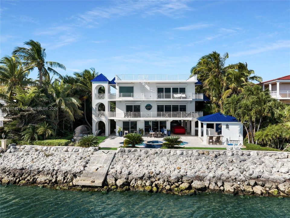 Recently Sold: $5,800,000 (3 beds, 4 baths, 2960 Square Feet)