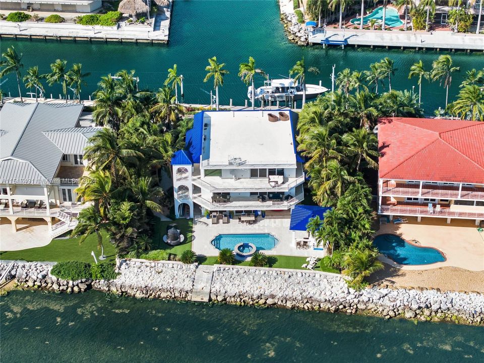 Recently Sold: $5,800,000 (3 beds, 4 baths, 2960 Square Feet)