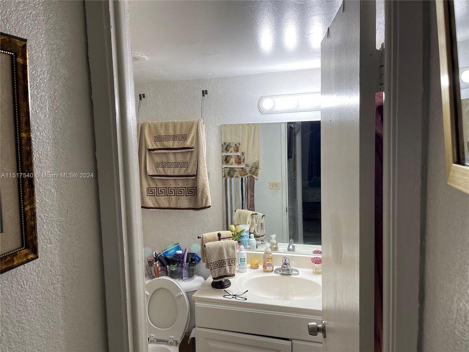 Recently Rented: $1,850 (1 beds, 1 baths, 598 Square Feet)