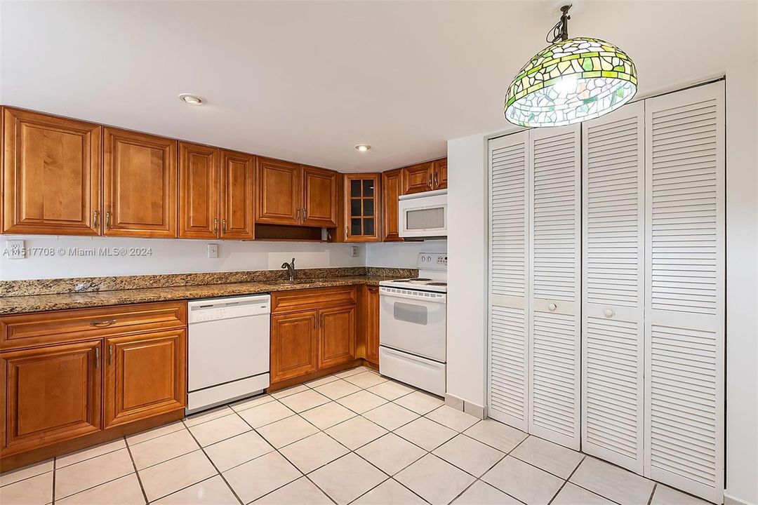 Recently Sold: $449,000 (2 beds, 2 baths, 1592 Square Feet)