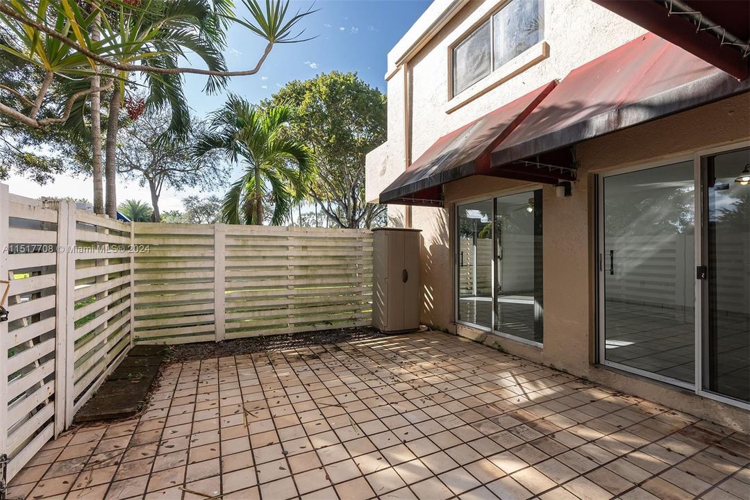 Recently Sold: $449,000 (2 beds, 2 baths, 1592 Square Feet)