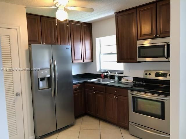 Recently Rented: $1,700 (2 beds, 1 baths, 609 Square Feet)