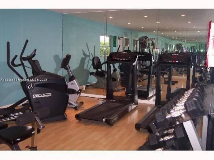 Recently Rented: $1,700 (2 beds, 1 baths, 609 Square Feet)