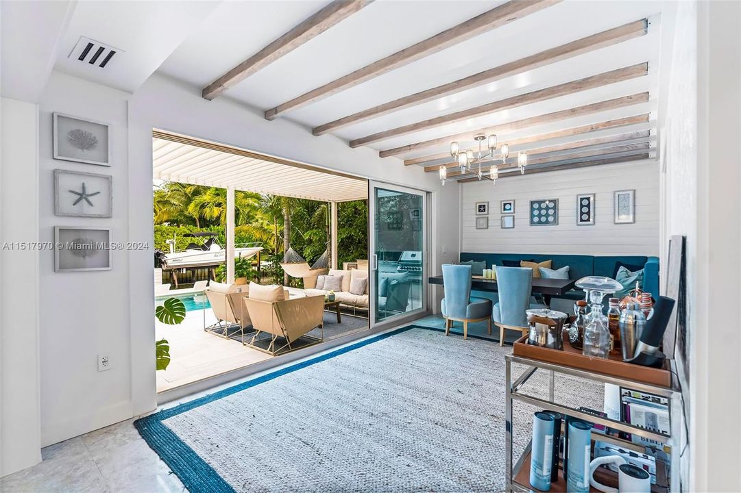 Recently Sold: $2,995,000 (4 beds, 4 baths, 3196 Square Feet)