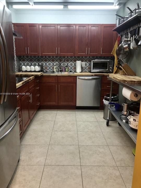 For Sale: $398,000 (2 beds, 2 baths, 1280 Square Feet)