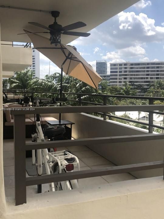 For Sale: $398,000 (2 beds, 2 baths, 1280 Square Feet)