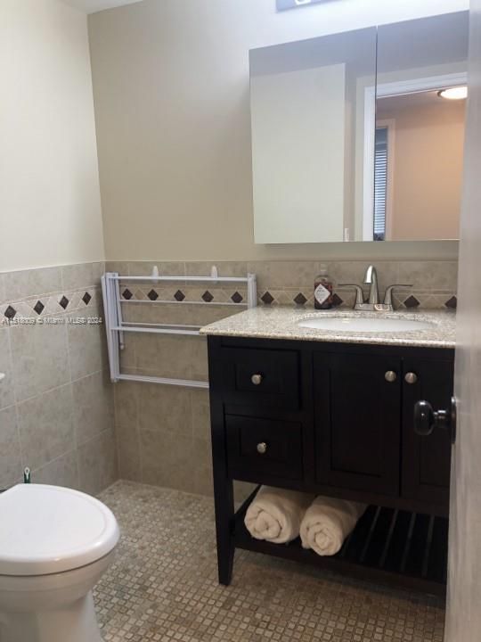 For Sale: $398,000 (2 beds, 2 baths, 1280 Square Feet)