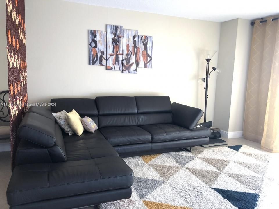 For Sale: $398,000 (2 beds, 2 baths, 1280 Square Feet)