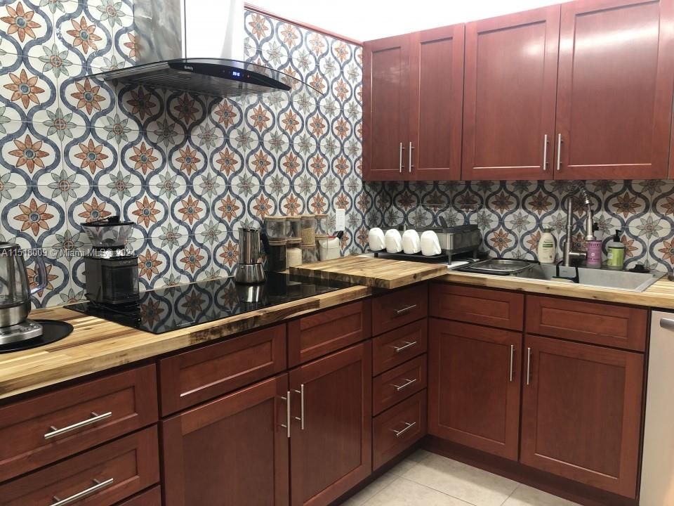 For Sale: $398,000 (2 beds, 2 baths, 1280 Square Feet)