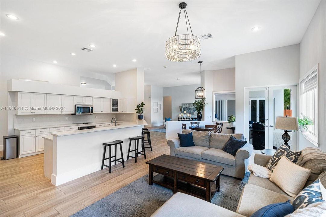 Recently Sold: $1,695,000 (5 beds, 4 baths, 3537 Square Feet)
