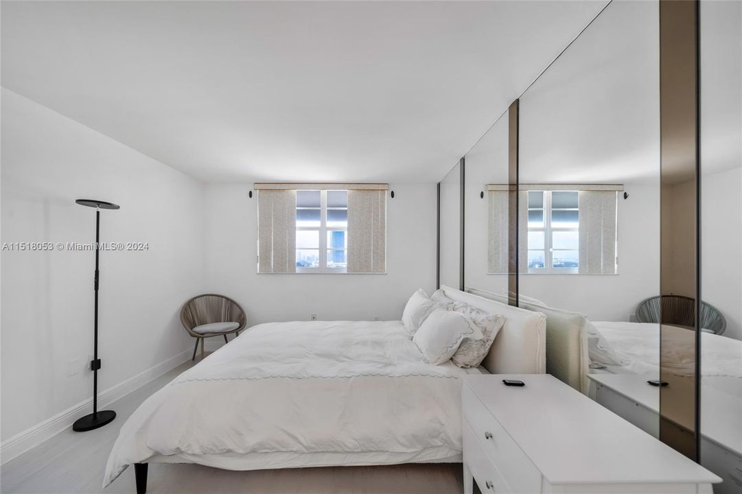 For Sale: $695,000 (1 beds, 1 baths, 665 Square Feet)