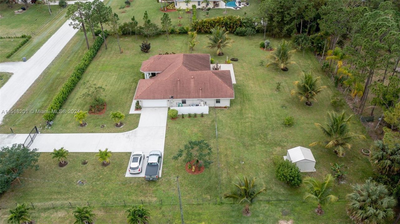 Vendido Recientemente: $800,000 (4 camas, 2 baños, 2228 Pies cuadrados)