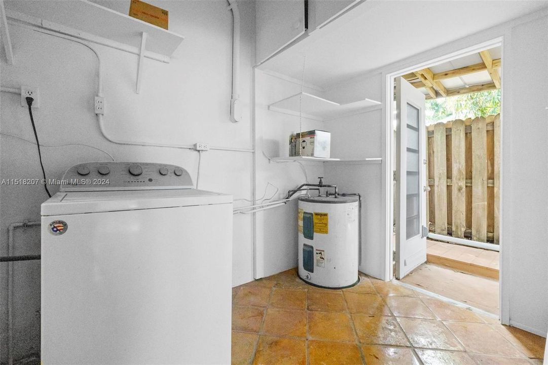 最近售出: $1,289,000 (3 贝兹, 2 浴室, 0 平方英尺)