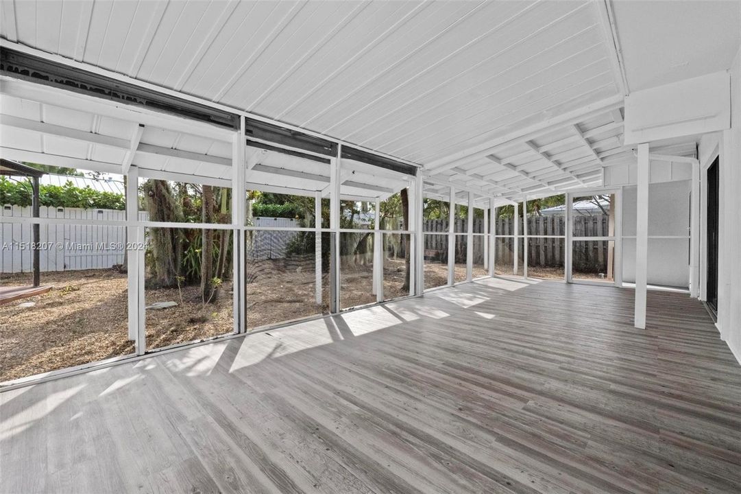 最近售出: $1,289,000 (3 贝兹, 2 浴室, 0 平方英尺)