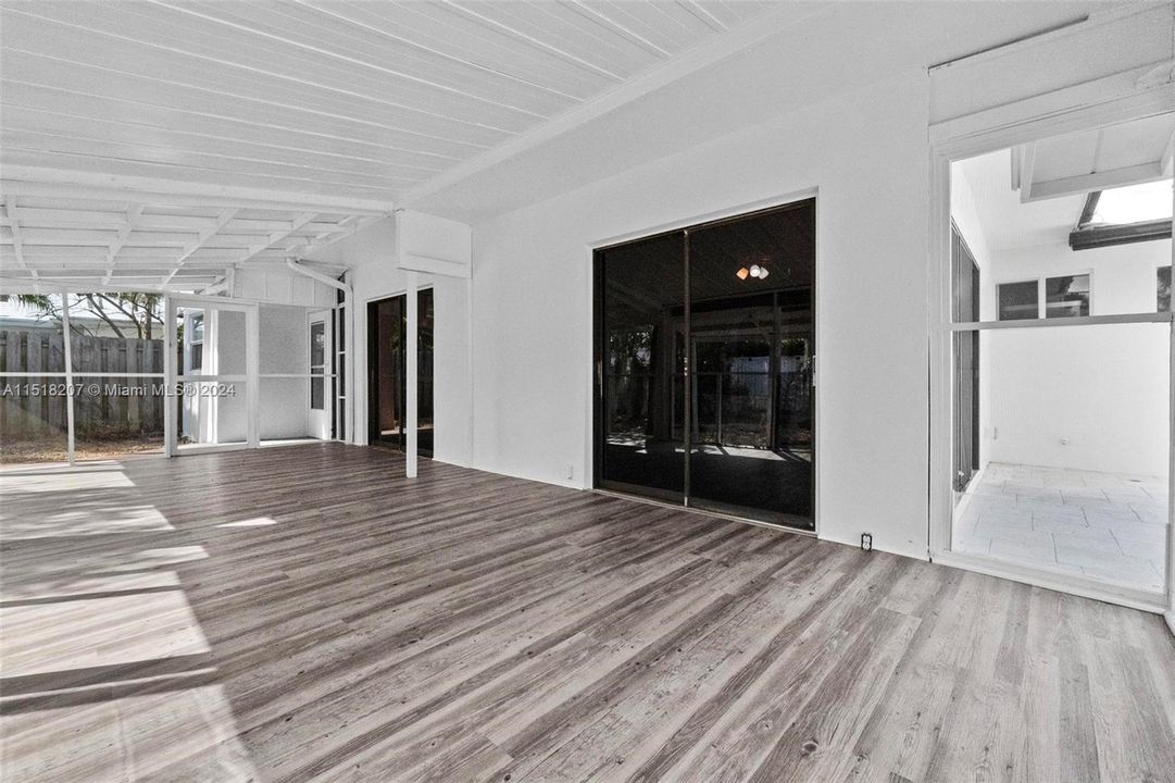 最近售出: $1,289,000 (3 贝兹, 2 浴室, 0 平方英尺)