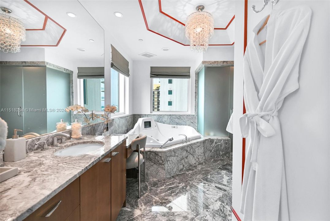 Recently Sold: $3,495,000 (3 beds, 4 baths, 2772 Square Feet)