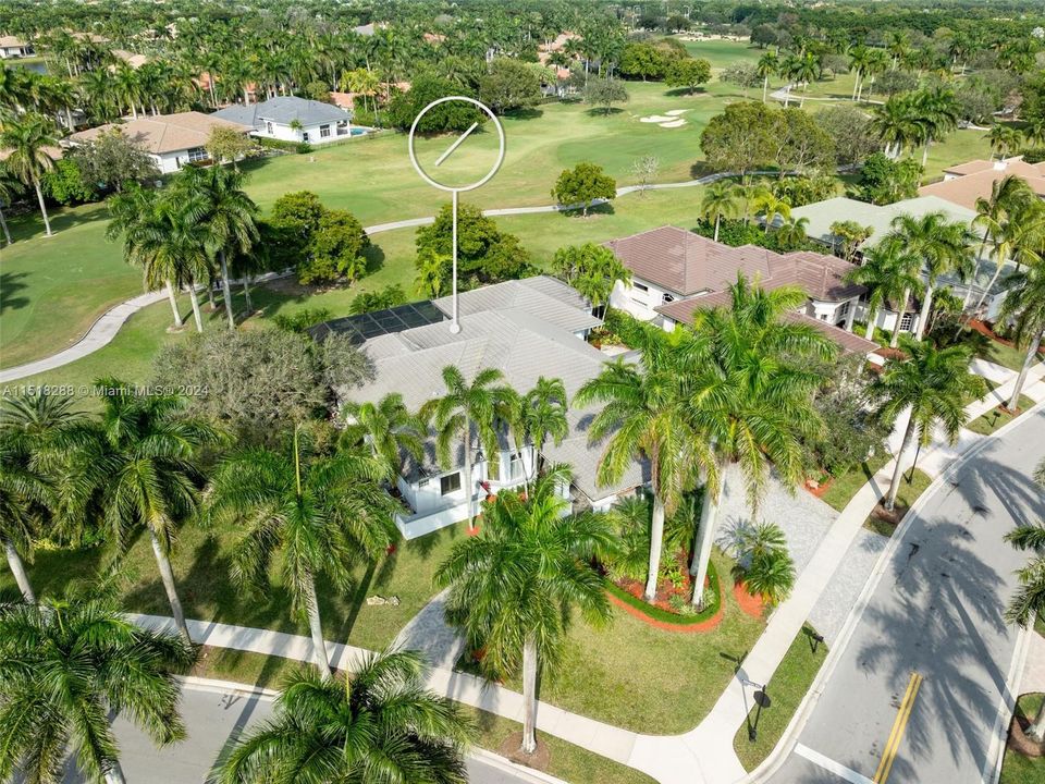Recently Sold: $1,950,000 (5 beds, 4 baths, 4016 Square Feet)