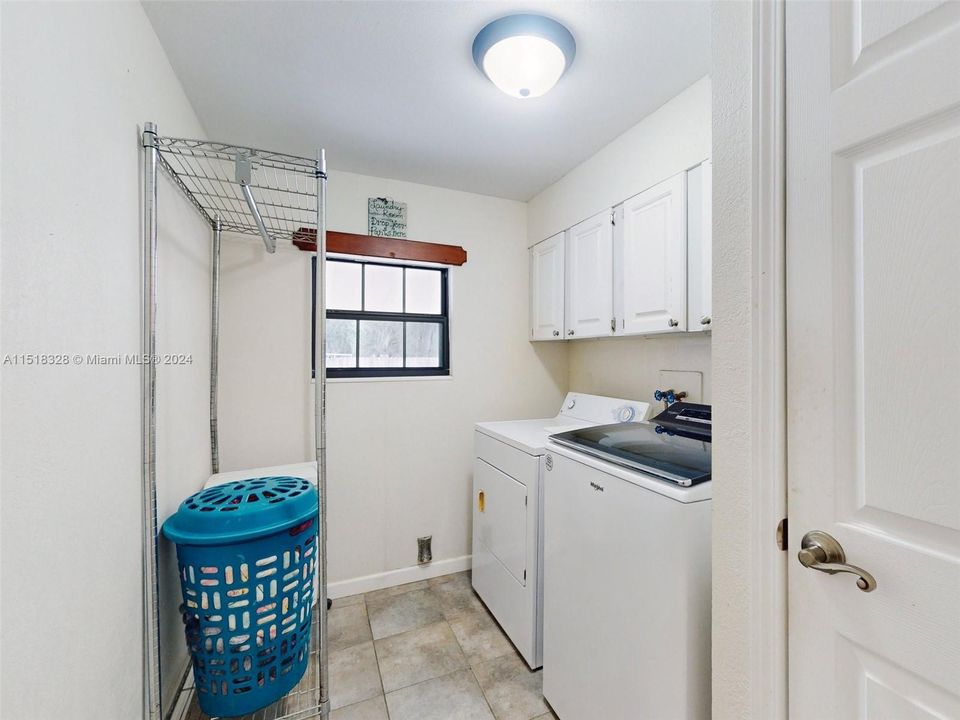 Active With Contract: $185,000 (2 beds, 2 baths, 1424 Square Feet)