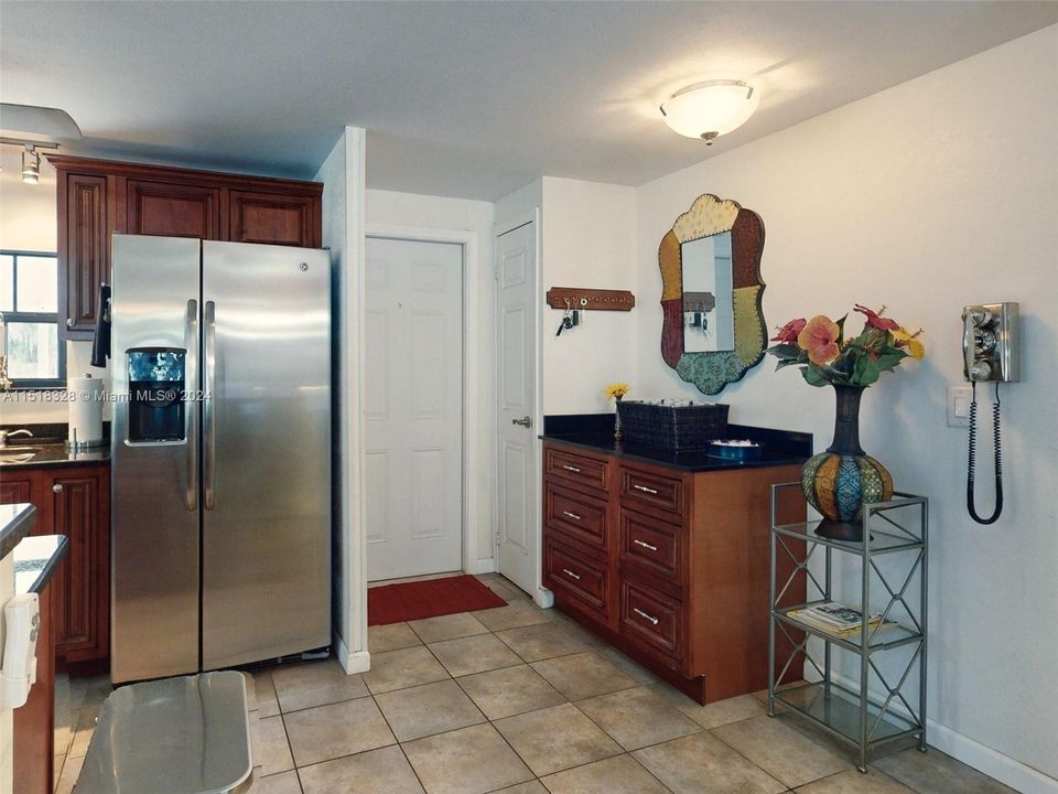 For Sale: $185,000 (2 beds, 2 baths, 1424 Square Feet)