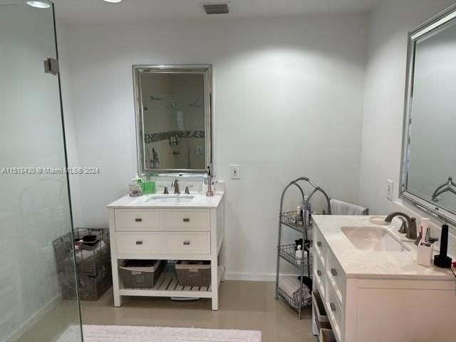 Recently Rented: $9,500 (6 beds, 4 baths, 5170 Square Feet)