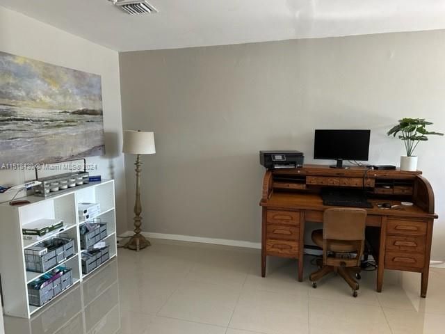 Recently Rented: $9,500 (6 beds, 4 baths, 5170 Square Feet)