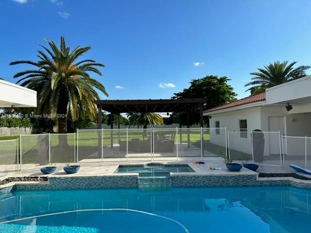 Recently Rented: $9,500 (6 beds, 4 baths, 5170 Square Feet)