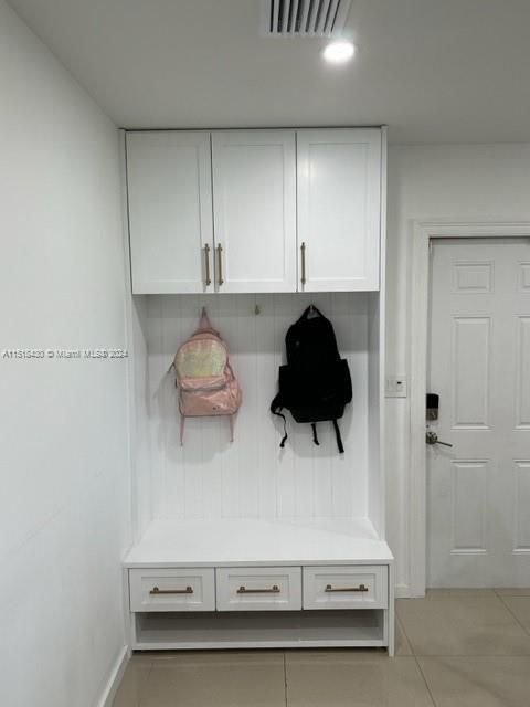 Recently Rented: $9,500 (6 beds, 4 baths, 5170 Square Feet)