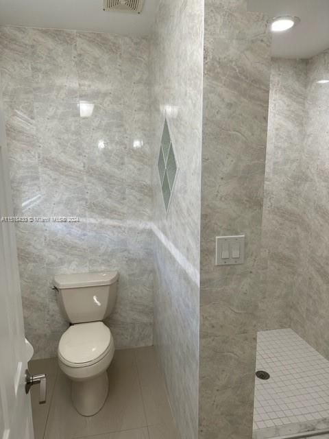 Recently Rented: $9,500 (6 beds, 4 baths, 5170 Square Feet)