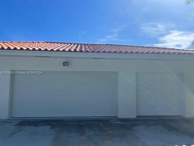 Recently Rented: $9,500 (6 beds, 4 baths, 5170 Square Feet)