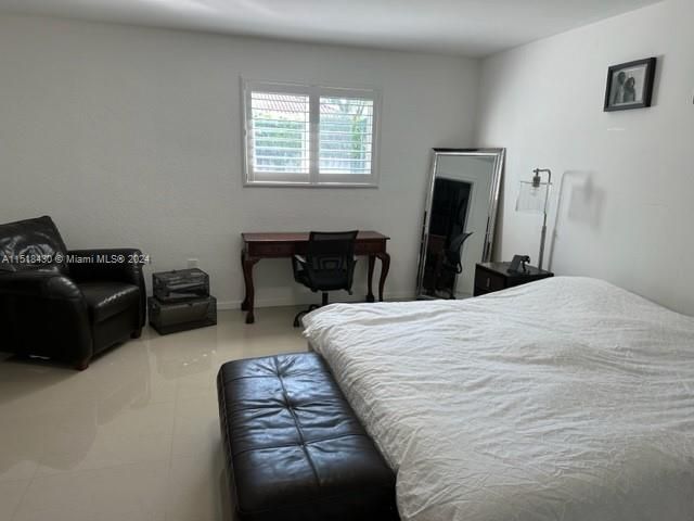 Recently Rented: $9,500 (6 beds, 4 baths, 5170 Square Feet)