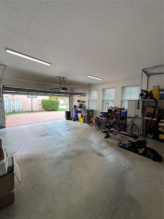 Recently Sold: $625,000 (5 beds, 3 baths, 2558 Square Feet)