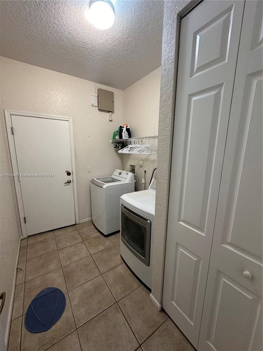 Recently Sold: $625,000 (5 beds, 3 baths, 2558 Square Feet)