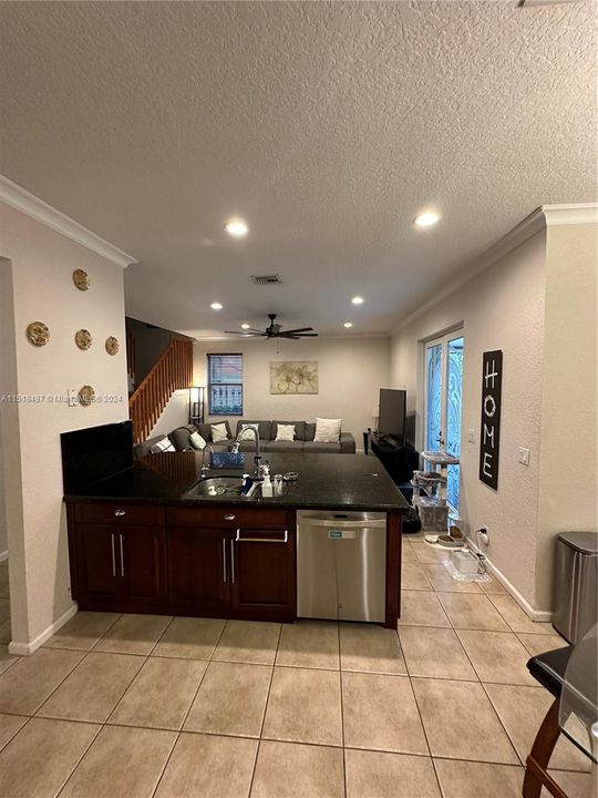 Recently Sold: $625,000 (5 beds, 3 baths, 2558 Square Feet)