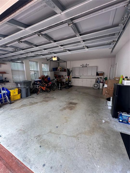 Recently Sold: $625,000 (5 beds, 3 baths, 2558 Square Feet)