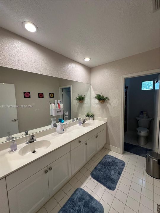 Recently Sold: $625,000 (5 beds, 3 baths, 2558 Square Feet)