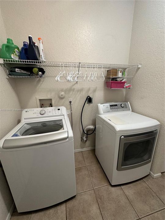 Recently Sold: $625,000 (5 beds, 3 baths, 2558 Square Feet)