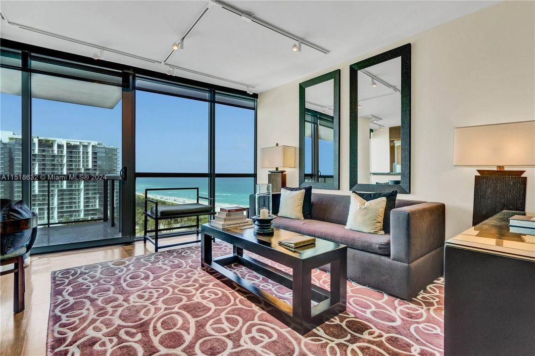 For Sale: $2,575,000 (1 beds, 1 baths, 821 Square Feet)