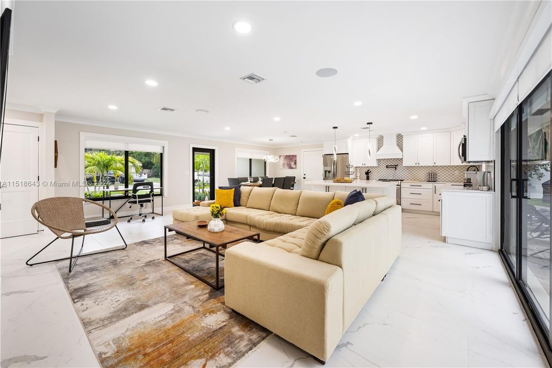 Active With Contract: $625,000 (3 beds, 3 baths, 1525 Square Feet)