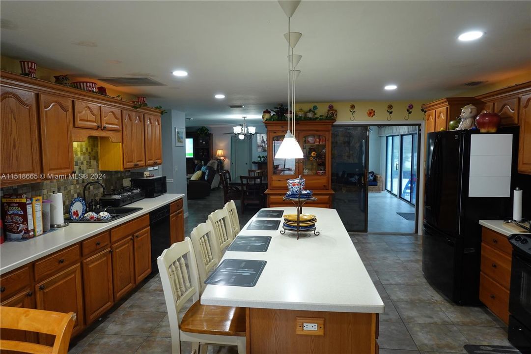 For Sale: $535,000 (3 beds, 3 baths, 2779 Square Feet)