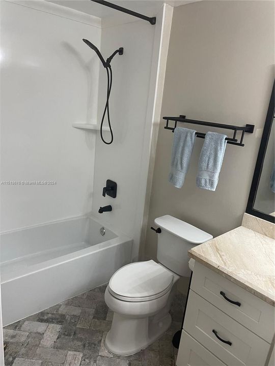 Recently Rented: $2,000 (2 beds, 1 baths, 901 Square Feet)