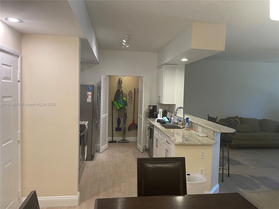 Recently Rented: $2,000 (2 beds, 1 baths, 901 Square Feet)