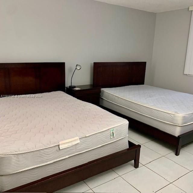 Recently Rented: $2,150 (1 beds, 1 baths, 896 Square Feet)