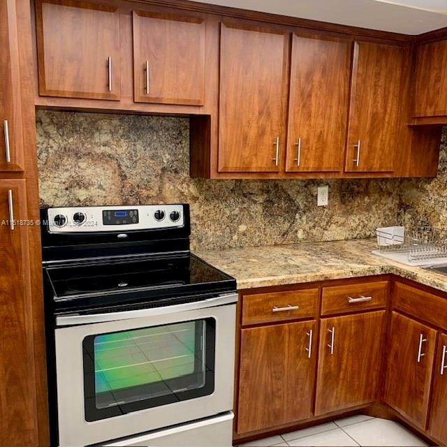 Recently Rented: $2,150 (1 beds, 1 baths, 896 Square Feet)