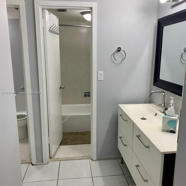 Recently Rented: $2,150 (1 beds, 1 baths, 896 Square Feet)