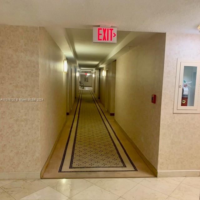 Recently Rented: $2,150 (1 beds, 1 baths, 896 Square Feet)