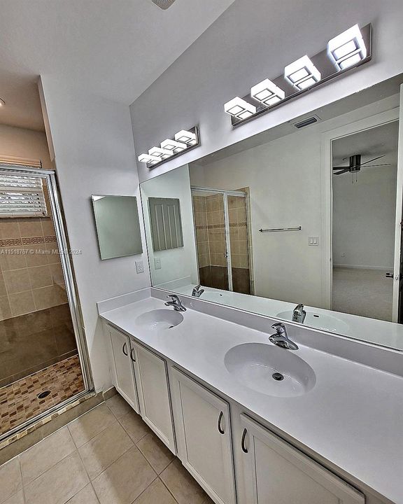 Recientemente alquilado: $3,900 (4 camas, 3 baños, 2285 Pies cuadrados)