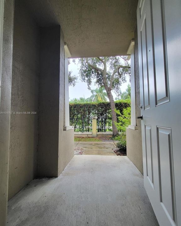 Recientemente alquilado: $3,900 (4 camas, 3 baños, 2285 Pies cuadrados)