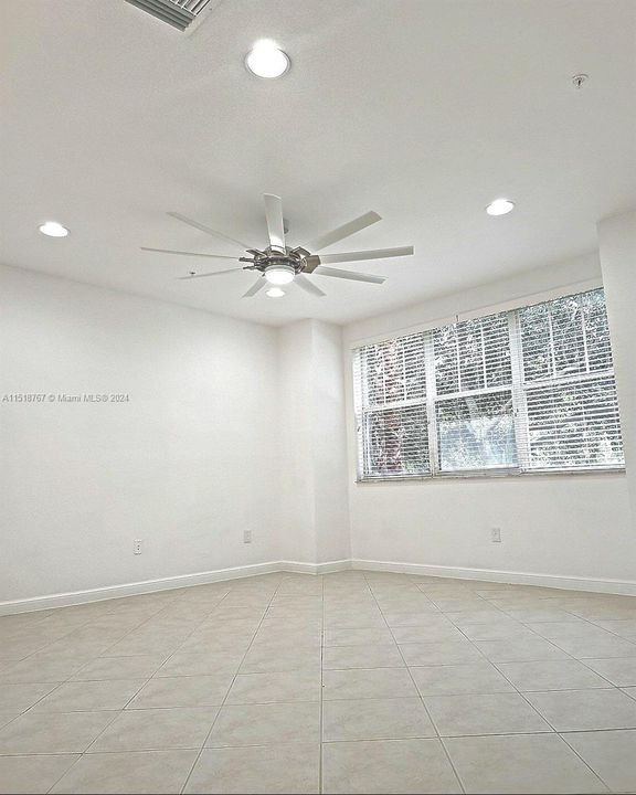 Recientemente alquilado: $3,900 (4 camas, 3 baños, 2285 Pies cuadrados)